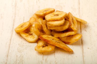 Kuru muz yongaları üzerinde ahşap arka plan