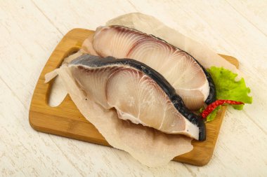 Ham sulu köpek balığı biftek ızgara için hazır