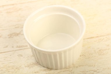 Ev veya ahşap arka plan üzerinde restorant için boş levha