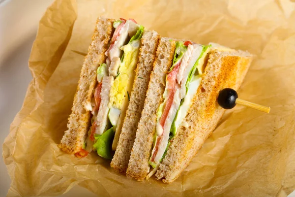 Club Sandwich Met Vlees Kaas Groenten — Stockfoto