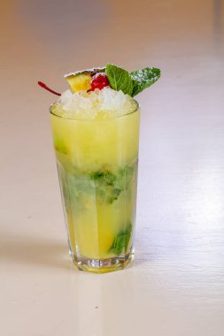 Mojito ananas ve nane ile