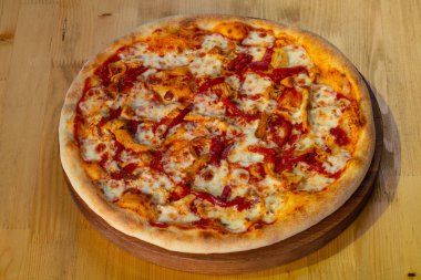 Biber ve peynir vejetaryen pizza