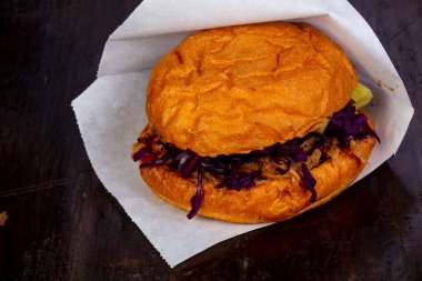 Burger çekti domuz eti ve lahana