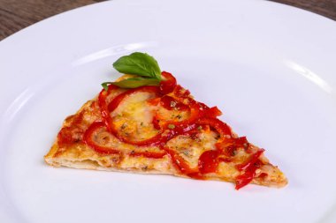 Lezzetli Pizza assortie sosis, mantar ve sebze