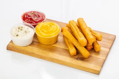 Soslu lezzetli tavuk kanatları