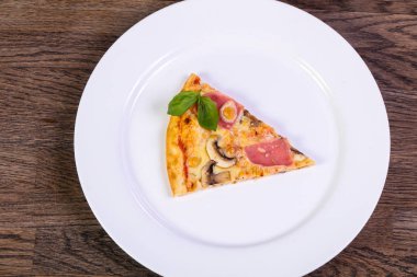 Pizza mantar ve peynir jambon