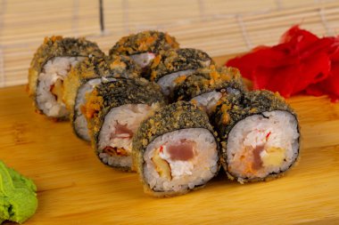 Lezzetli kızarmış tuna kümesi alır