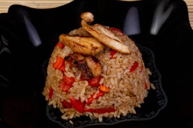 Tyahan Tavuk lezzetli tabak