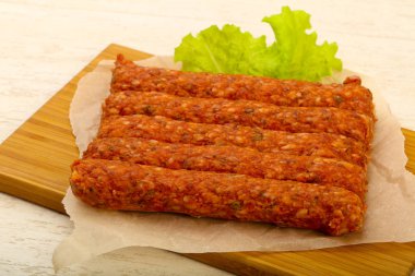 Çiğ Dana sosis ızgara için