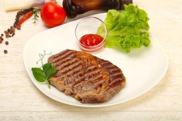 Grillad Entrecôte Stek Med Sås — Stockfoto