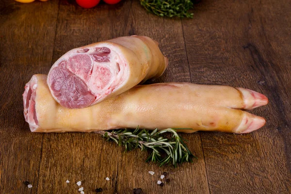 Carne Crua Porco Sobre Fundo Madeira — Fotografia de Stock