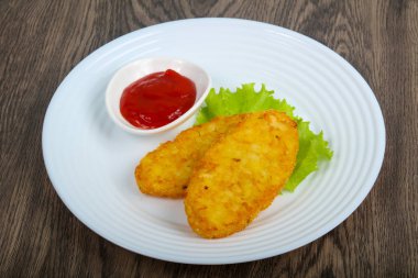 Ahşap arka plan üzerinde patates pancakes