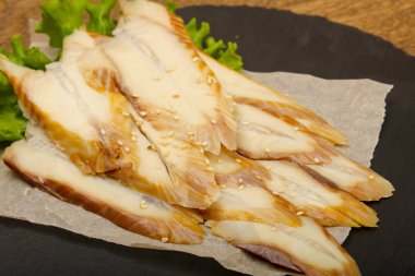 Yılan balığı sashimi yönetim kurulu