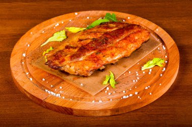 otlar ile kavrulmuş Domuz kaburga