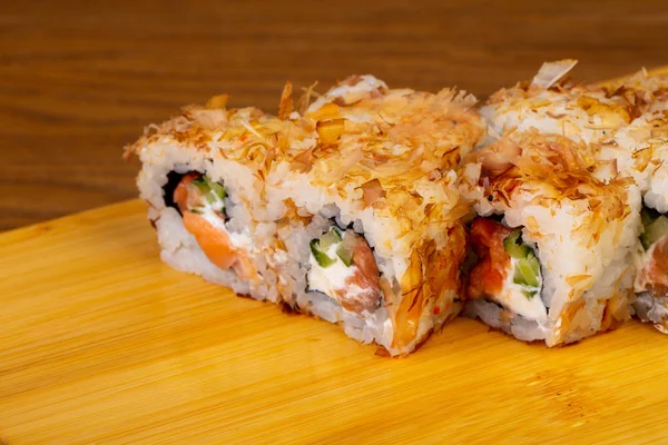 Lezzetli palamut rulo somon ile