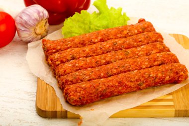 Çiğ Dana sosis ızgara için