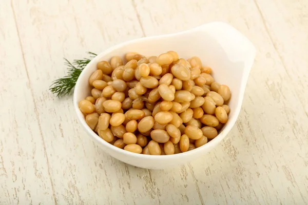 Dereotu şubesi ile kasede beyaz börülce