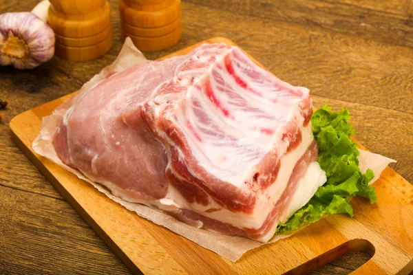 Pişirme için çiğ domuz eti