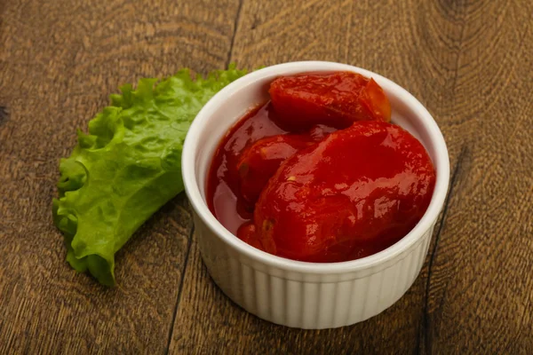 Kase suyu ile soyulmuş domates