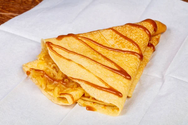 Karamel ve apple ile gözleme