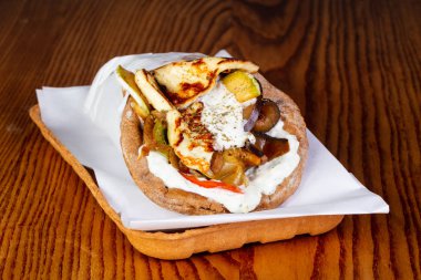 Mantar ve sebze vejetaryen gyros