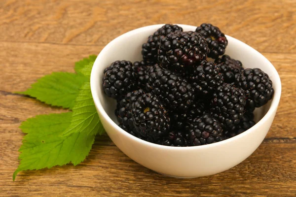Blackberries Leaf Wooden Background — Stock Photo, Image