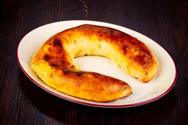 Plaka lezzetli sıcak simit