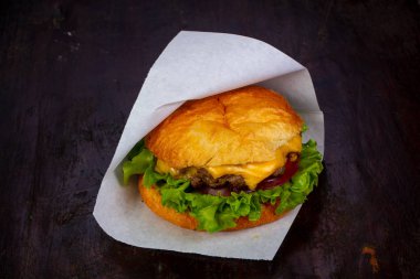 Burger pirzola ve peynir