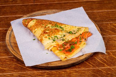 Somon ve maydanoz ile gözleme