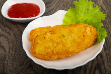 Ahşap arka plan üzerinde patates pancakes