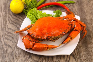 Haşlama yengeç taze ve sıcak - delicous meze