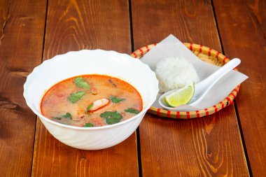 Tay Tom Yam karides çorbası