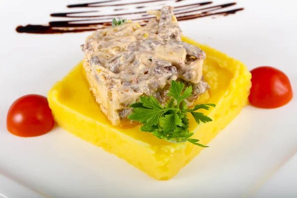 Maydanoz hizmet patates ezdim yahni pişirmek