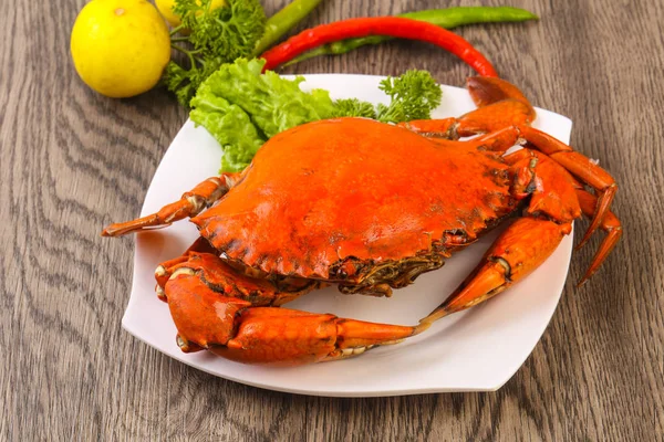 Haşlama yengeç taze ve sıcak - delicous meze