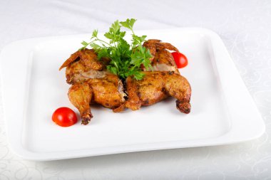 Maydanoz ile kavrulmuş tavuk