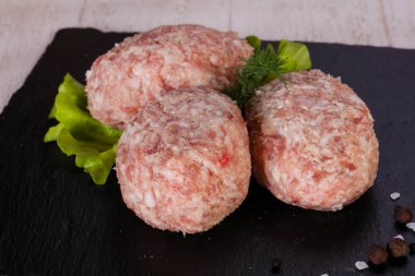 Çiğ Domuz pirzola - kıyılmış et