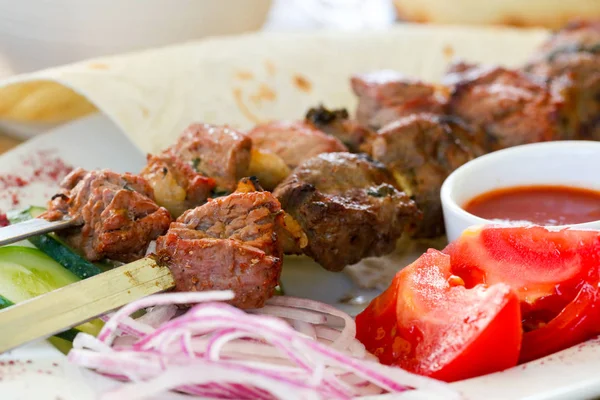 Sığır eti Barbekü soğan ve sos ile