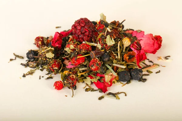 Aroma çay yığın meyve, meyveler ve otlar ile