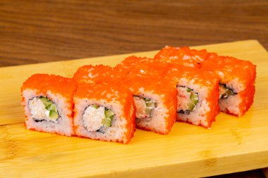 Lezzetli California sushi roll seti