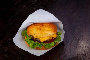 Burger pirzola ve peynir