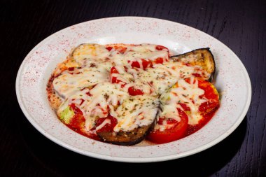 Lezzetli İtalyan peynirli sebze