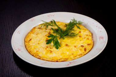 Otlar ile lezzetli kızarmış Anadolu