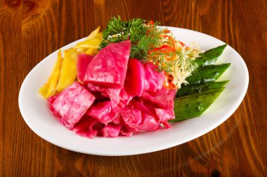 Pickked sebze - lahana, biber, salatalık