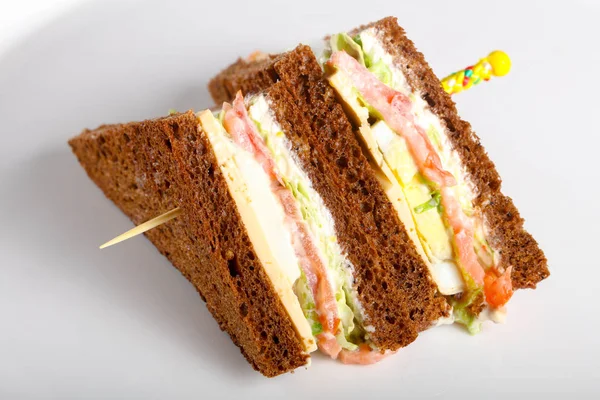 Club sandviç et, peynir ve sebze ile