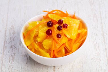 Cranberrys iştah açıcı turşusu salatası