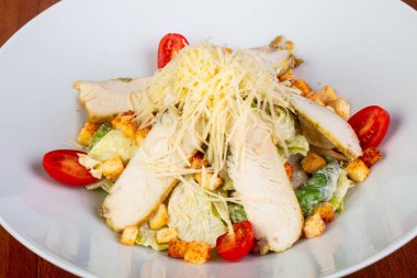 Lezzetli ceasar Salata tavuk
