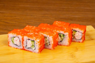 Lezzetli California sushi roll seti