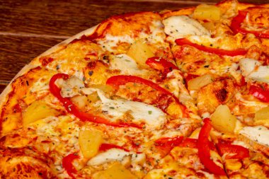 Tavuk göğsü ve kırmızı biber Pizza