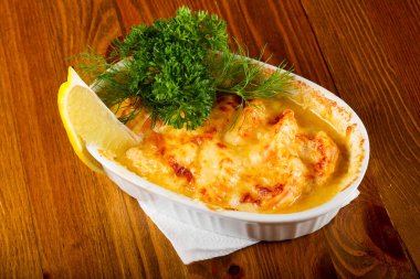 Karides ve peynir ile Cocotte