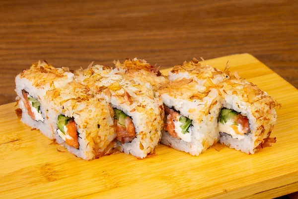 Lezzetli palamut rulo somon ile